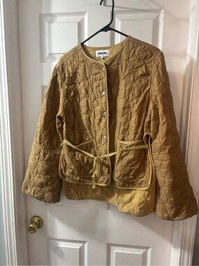 SaintArt Quilted Snap Jacket in Mustard